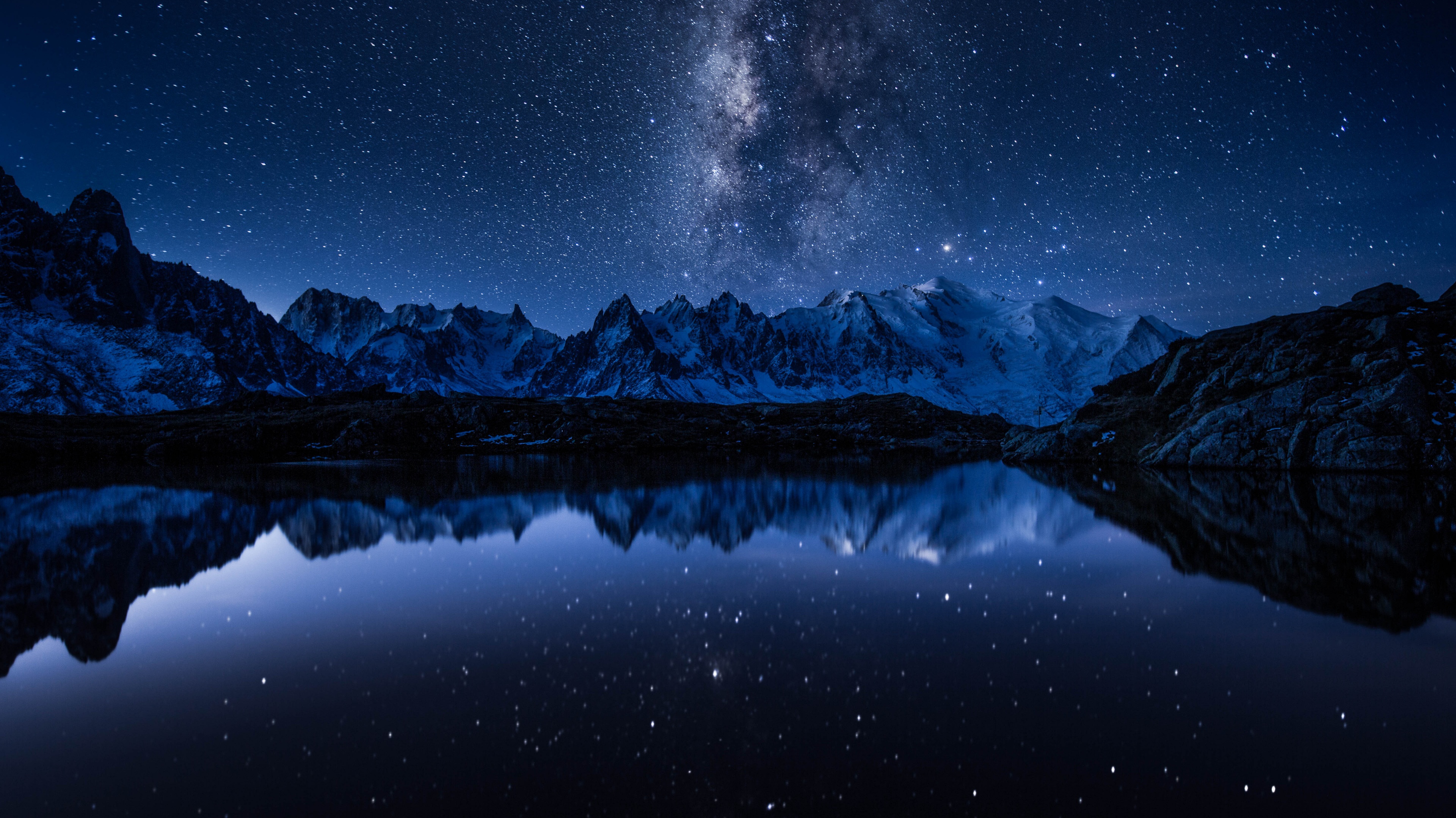A Milky Way wallpaper showing a galaxy in the night sky